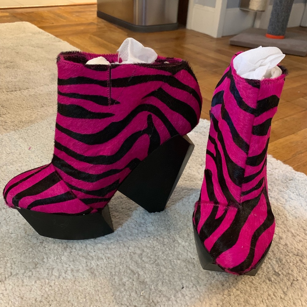 Tiger stripe heels
